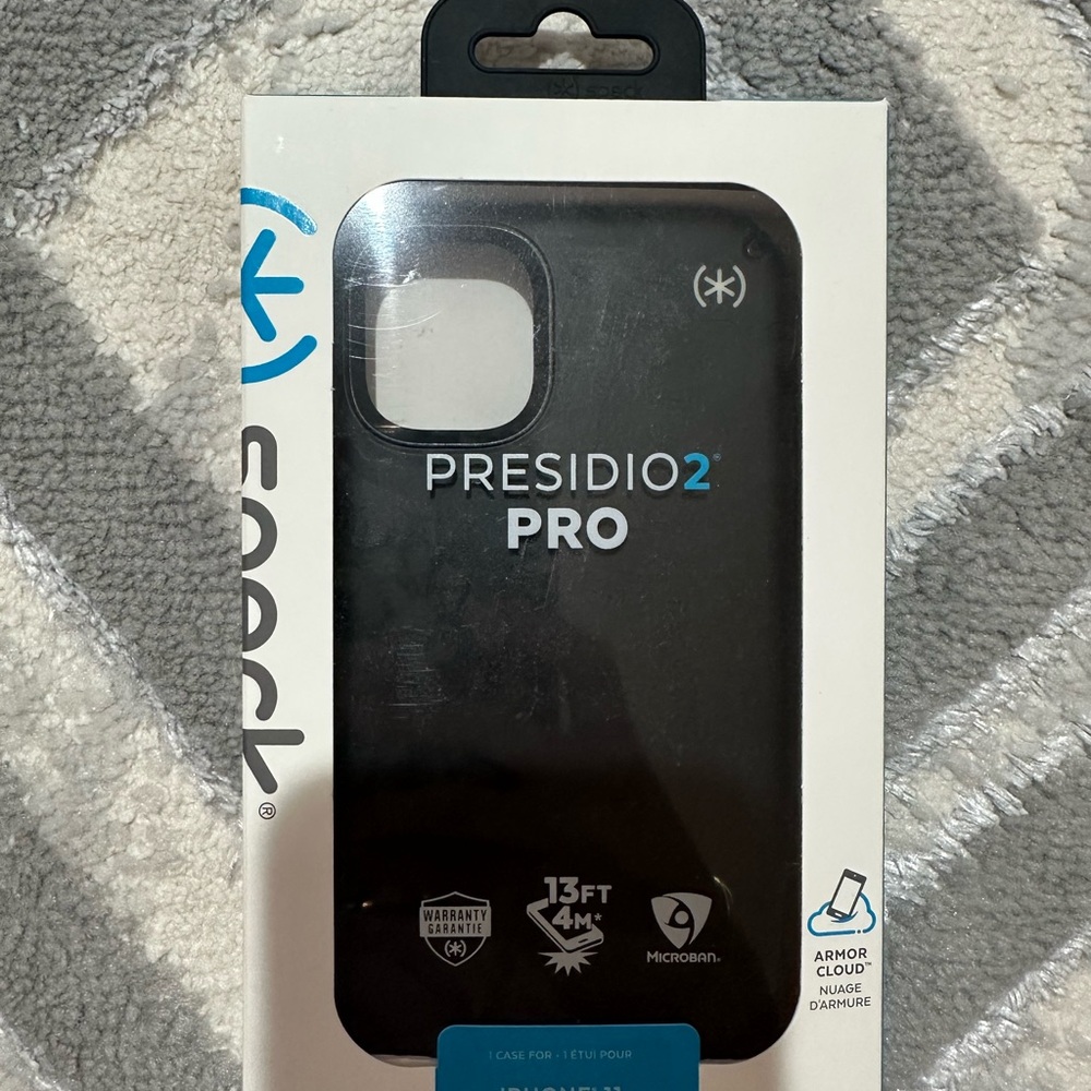 iPhone 11 Speck Presidio2 Pro Black Case